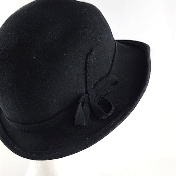Sus Elle Women's Black Cloche Bowler Hat 100% Wool Side Bow - Picture 4 of 12